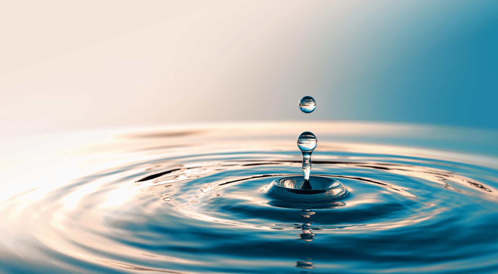水滴が水面に波を作る